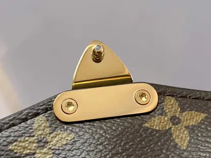 Replica Louis Vuitton Pochette Métis East West vip version Monogram M46279 - Image 12