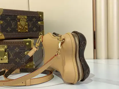 Replica Louis Vuitton Bone Wearable Wallet M12615 - Image 3