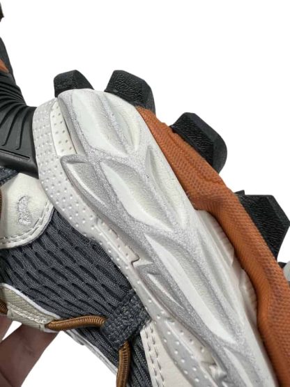 REPLICA BALENCIAGA MEN'S HIKE SNEAKER IN BEIGE/ORANGE - Image 3