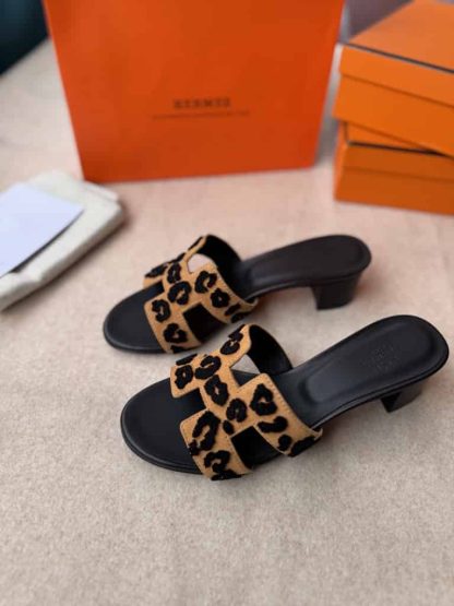 Replica Hermes Oasis sandal 2025 Women Brun Fumé - Image 7