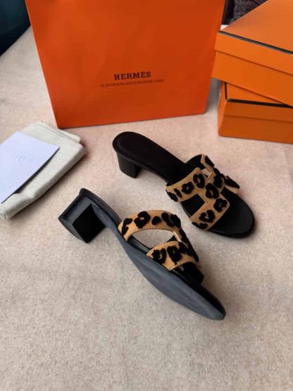 Replica Hermes Oasis sandal 2025 Women Brun Fumé - Image 3
