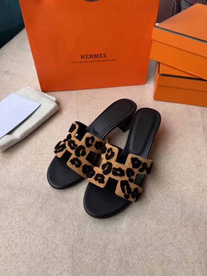 Replica Hermes Oasis sandal 2025 Women Brun Fumé - Image 4