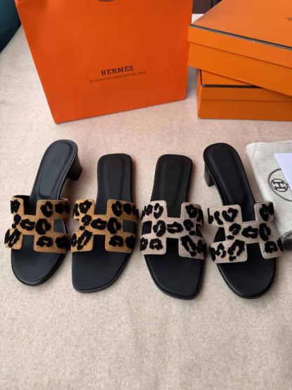 Replica Hermes Oasis sandal 2025 Women Brun Fumé - Image 10