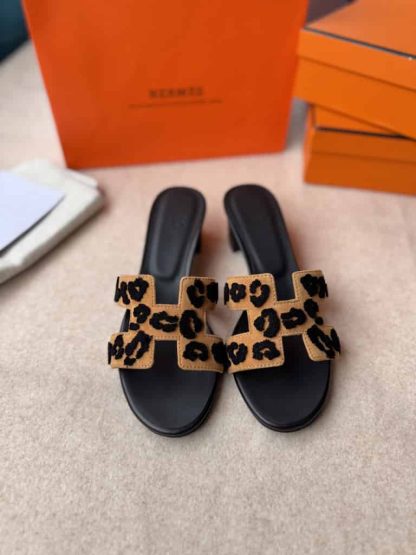 Replica Hermes Oasis sandal 2025 Women Brun Fumé - Image 12