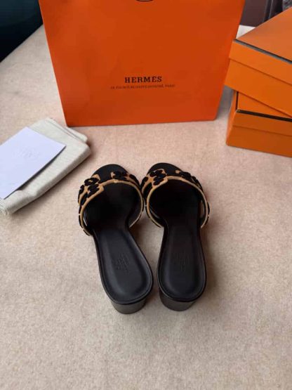 Replica Hermes Oasis sandal 2025 Women Brun Fumé - Image 6