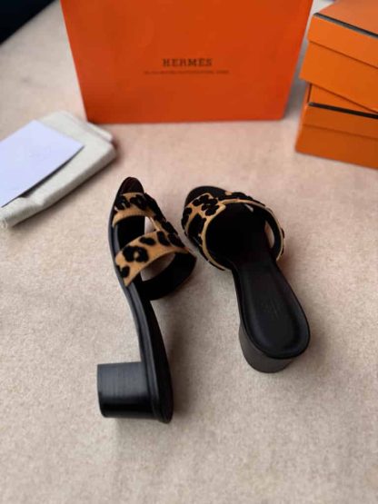 Replica Hermes Oasis sandal 2025 Women Brun Fumé - Image 13