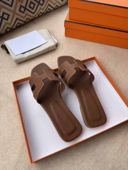 Replica Hermes Oran sandal Women in Gold - Image 8