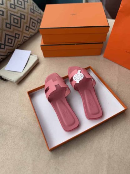 Replica Hermes Oran sandal Women in Rose - Image 4