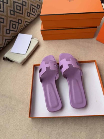 Replica Hermes Oran sandal Women in Bruyère Purple - Image 5