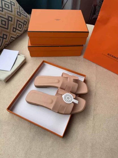 Replica Hermes Oran sandal Women in Beige Natura - Image 15