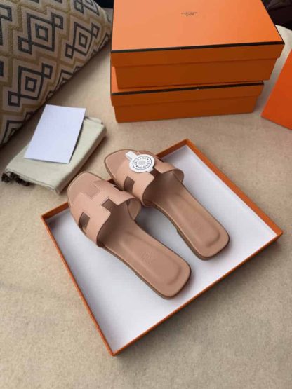 Replica Hermes Oran sandal Women in Beige Natura - Image 11