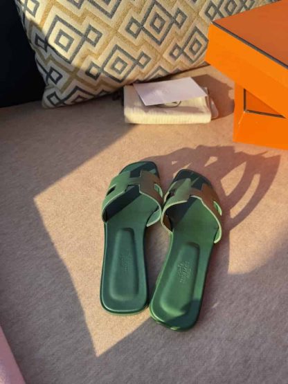 Replica Hermes Oran sandal Women in Vert Viride - Image 6