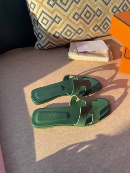 Replica Hermes Oran sandal Women in Vert Viride - Image 5