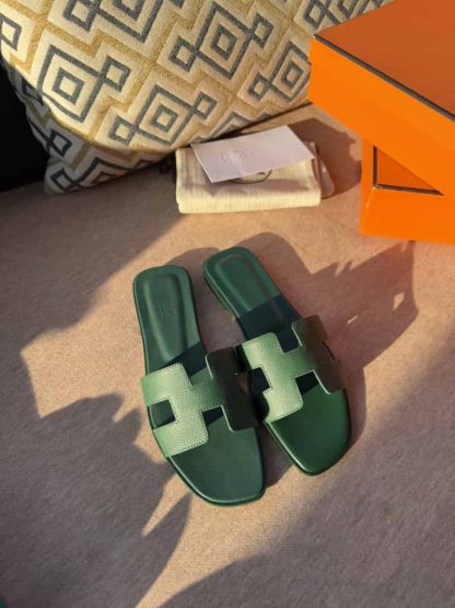 Replica Hermes Oran sandal Women in Vert Viride - Image 2
