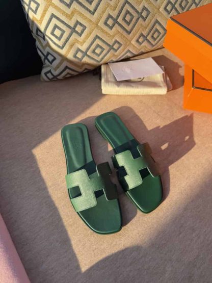Replica Hermes Oran sandal Women in Vert Viride - Image 13