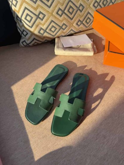 Replica Hermes Oran sandal Women in Vert Viride - Image 4