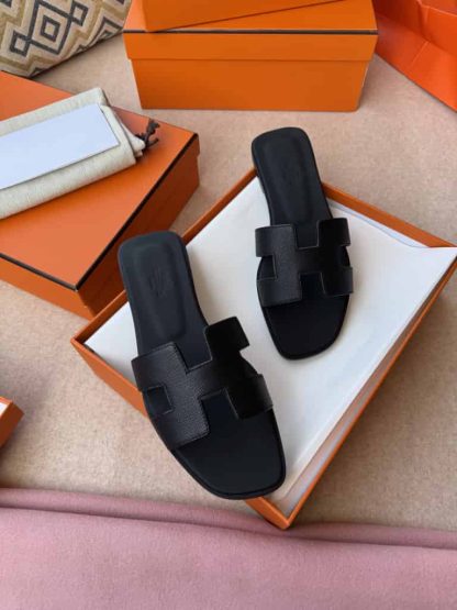 Replica Hermes Oran sandal Women in Noir - Image 3