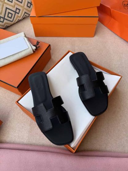 Replica Hermes Oran sandal Women in Noir - Image 7