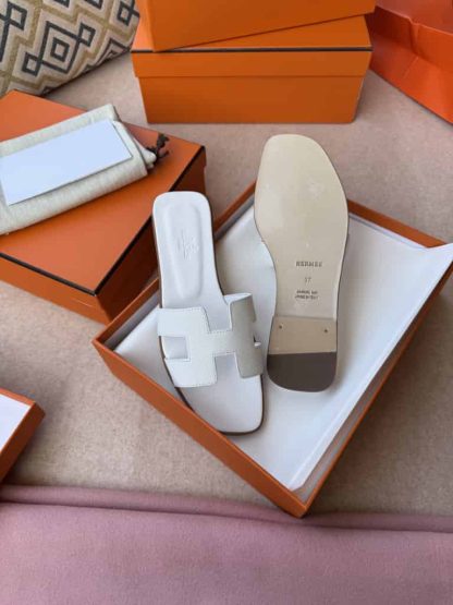 Replica Hermes Oran sandal Women in Blanc - Image 8