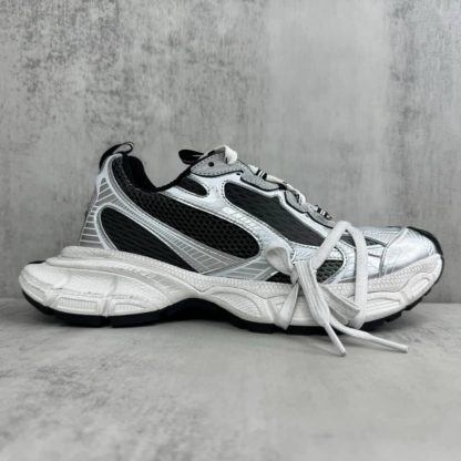 REPLICA BALENCIAGA MEN'S 3XL GRADIENT SNEAKER IN BLACK/GREY/WHITE