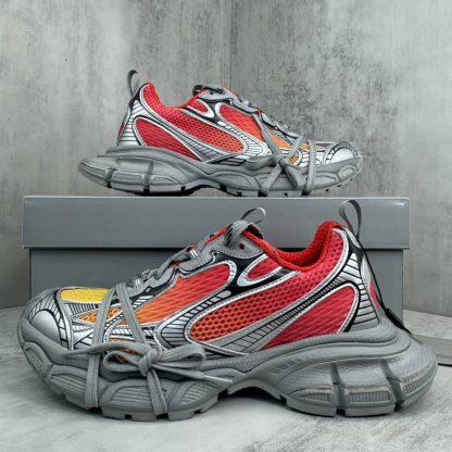 REPLICA BALENCIAGA MEN'S 3XL GRADIENT SNEAKER IN RED/ORANGE/GREY/BLACK - Image 2
