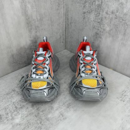 REPLICA BALENCIAGA MEN'S 3XL GRADIENT SNEAKER IN RED/ORANGE/GREY/BLACK - Image 3