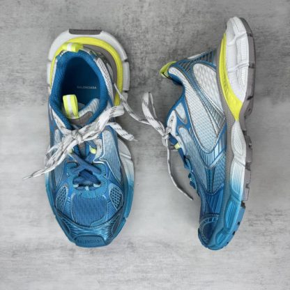 REPLICA BALENCIAGA MEN'S 3XL TOE SPRAY SNEAKER IN WHITE/BLUE/YELLOW - Image 9