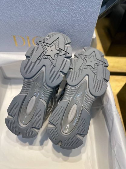 Replica Dior Chrono Sneaker Gray Mesh with Silver-Tone Laminated Leather-Effect Panels - Image 10