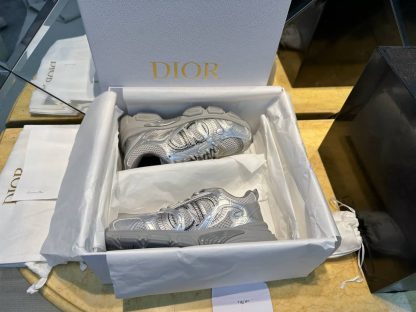 Replica Dior Chrono Sneaker Gray Mesh with Silver-Tone Laminated Leather-Effect Panels - Image 9