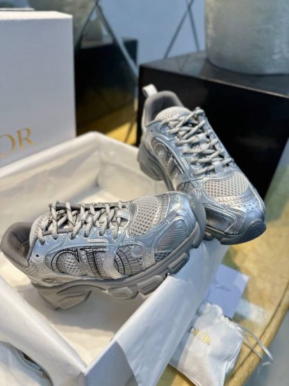 Replica Dior Chrono Sneaker Gray Mesh with Silver-Tone Laminated Leather-Effect Panels - Image 8