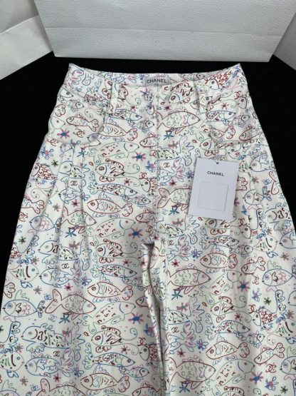 Replica Chanel Denim Cruise Fish Pattern Pants 2025 - Image 12