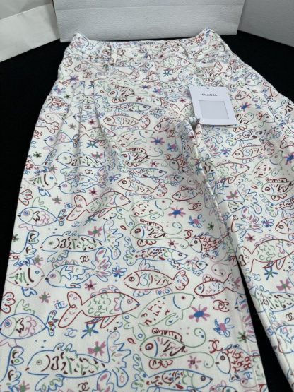 Replica Chanel Denim Cruise Fish Pattern Pants 2025 - Image 14