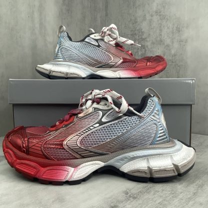 REPLICA BALENCIAGA MEN'S 3XL TOE SPRAY SNEAKER IN WHITE/BLUE/GREY/RED - Image 4