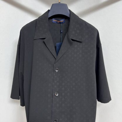 Replica Louis Vuitton Mini Monogram Silk-Cotton Blend Short-Sleeved Shirt 1AHCOU - Image 4