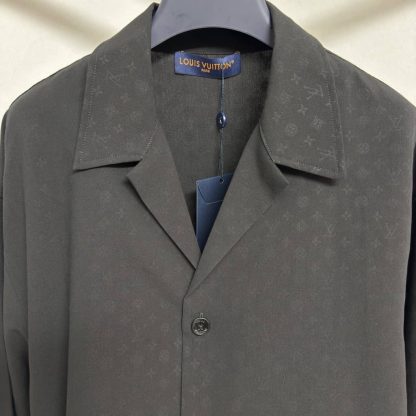 Replica Louis Vuitton Mini Monogram Silk-Cotton Blend Short-Sleeved Shirt 1AHCOU - Image 8