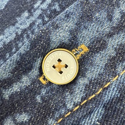 Replica Louis Vuitton Short-Sleeved Denim Shirt 1AHVVK - Image 3