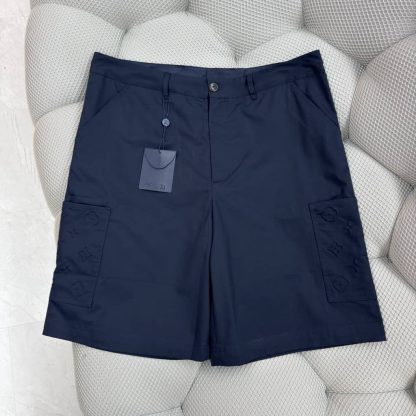 Replica Louis Vuitton Monogram Pocket Cargo Shorts 1AHVTI - Image 4